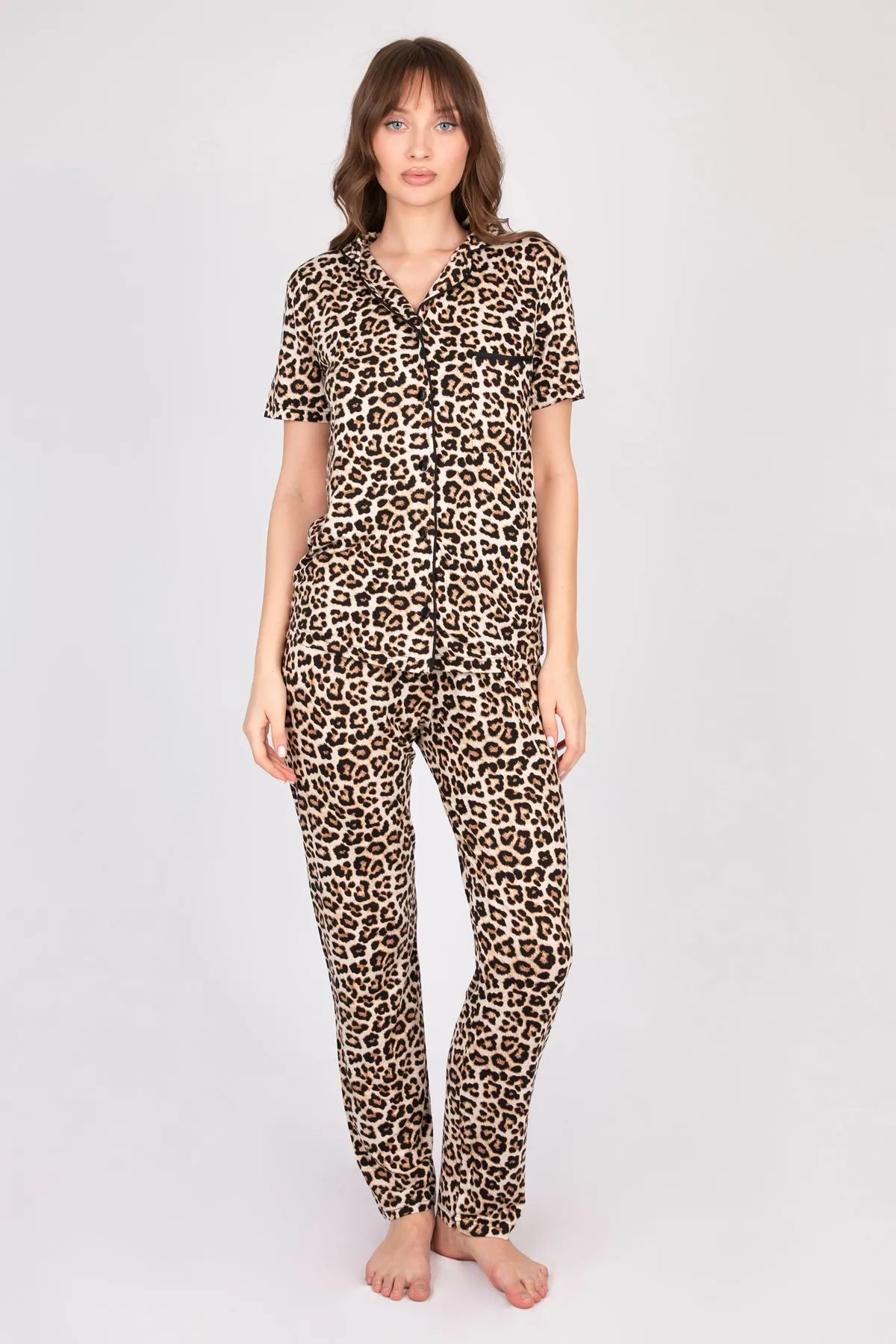 Kadın Leopar Desenli Gömlek Yaka Kısa Kollu Düğmeli Yumuşak Dokulu Pamuklu Pijama Takımı