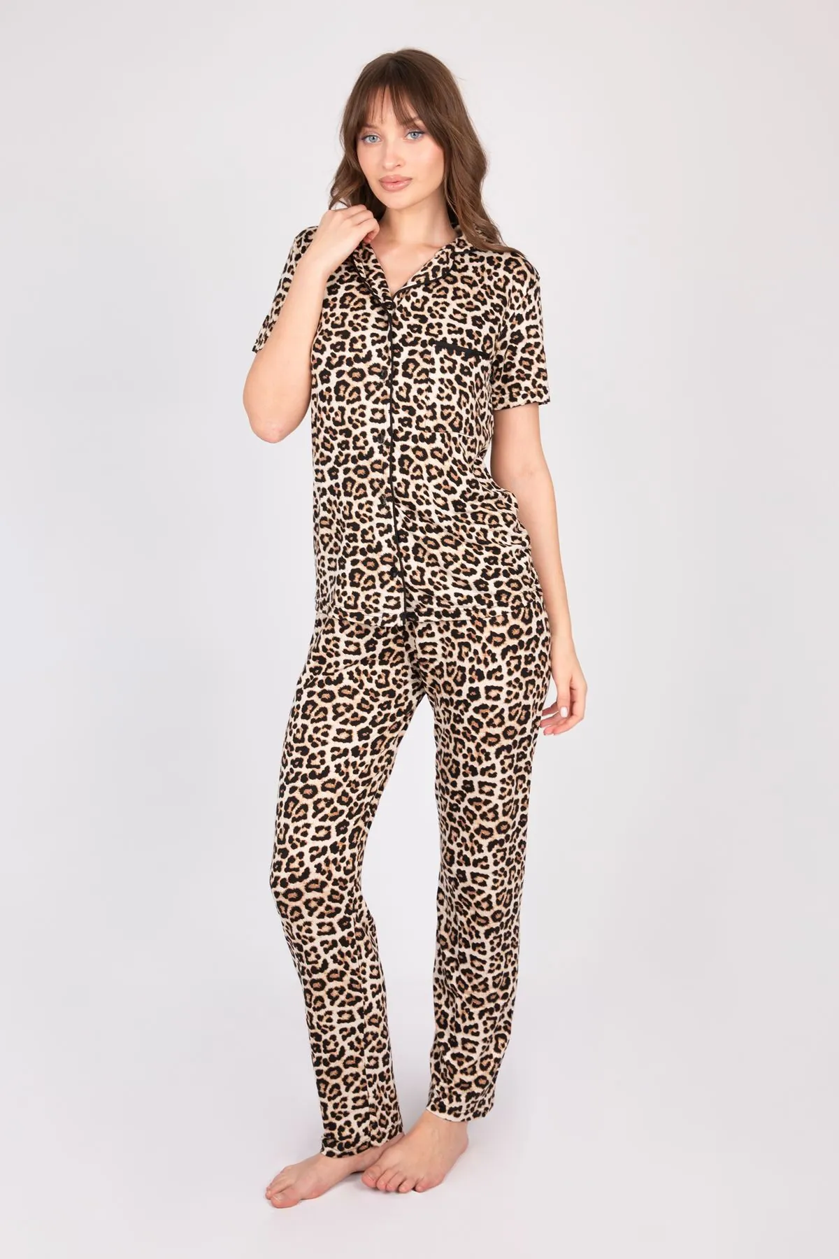 Kadın Leopar Desenli Gömlek Yaka Kısa Kollu Düğmeli Yumuşak Dokulu Pamuklu Pijama Takımı