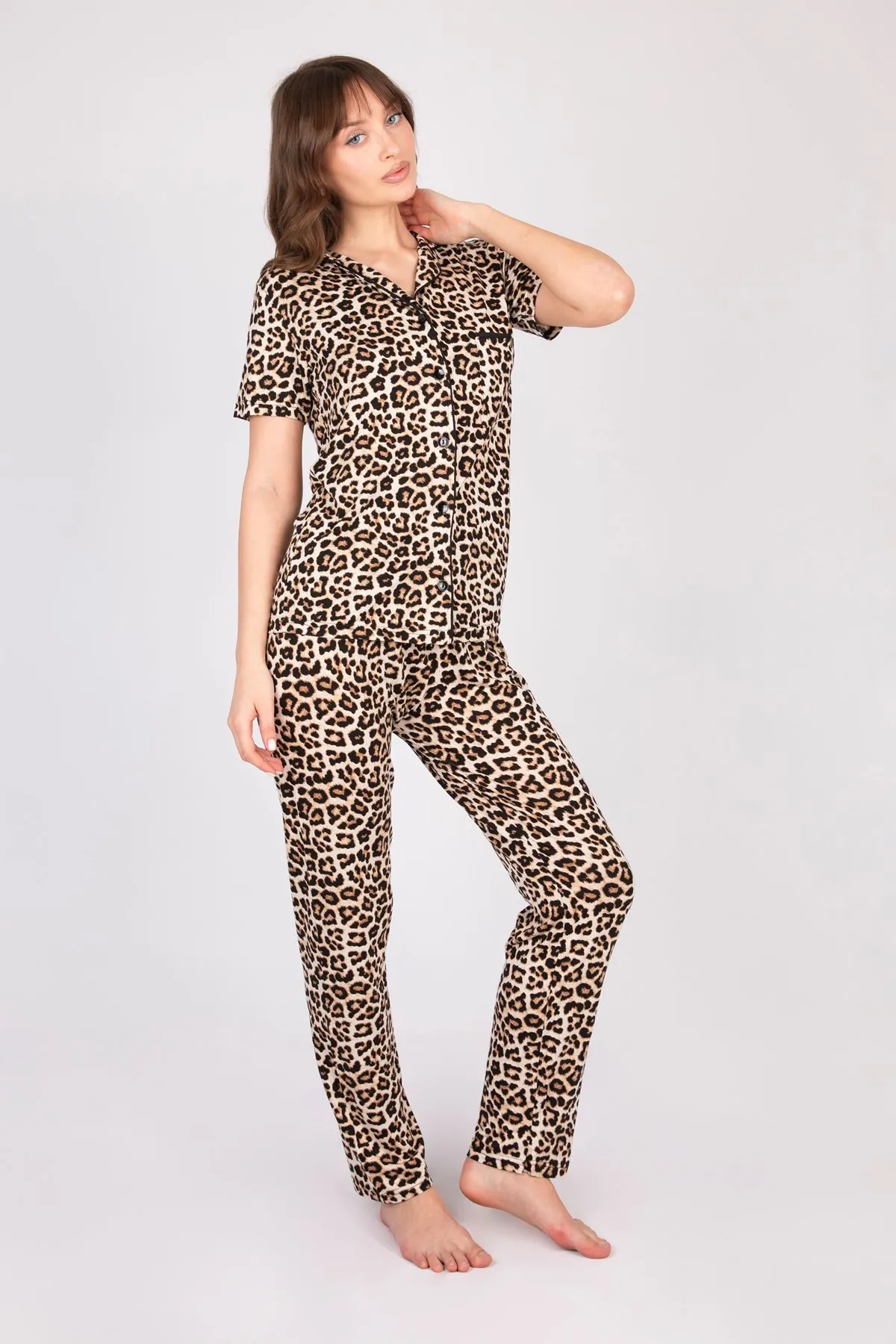 Kadın Leopar Desenli Gömlek Yaka Kısa Kollu Düğmeli Yumuşak Dokulu Pamuklu Pijama Takımı