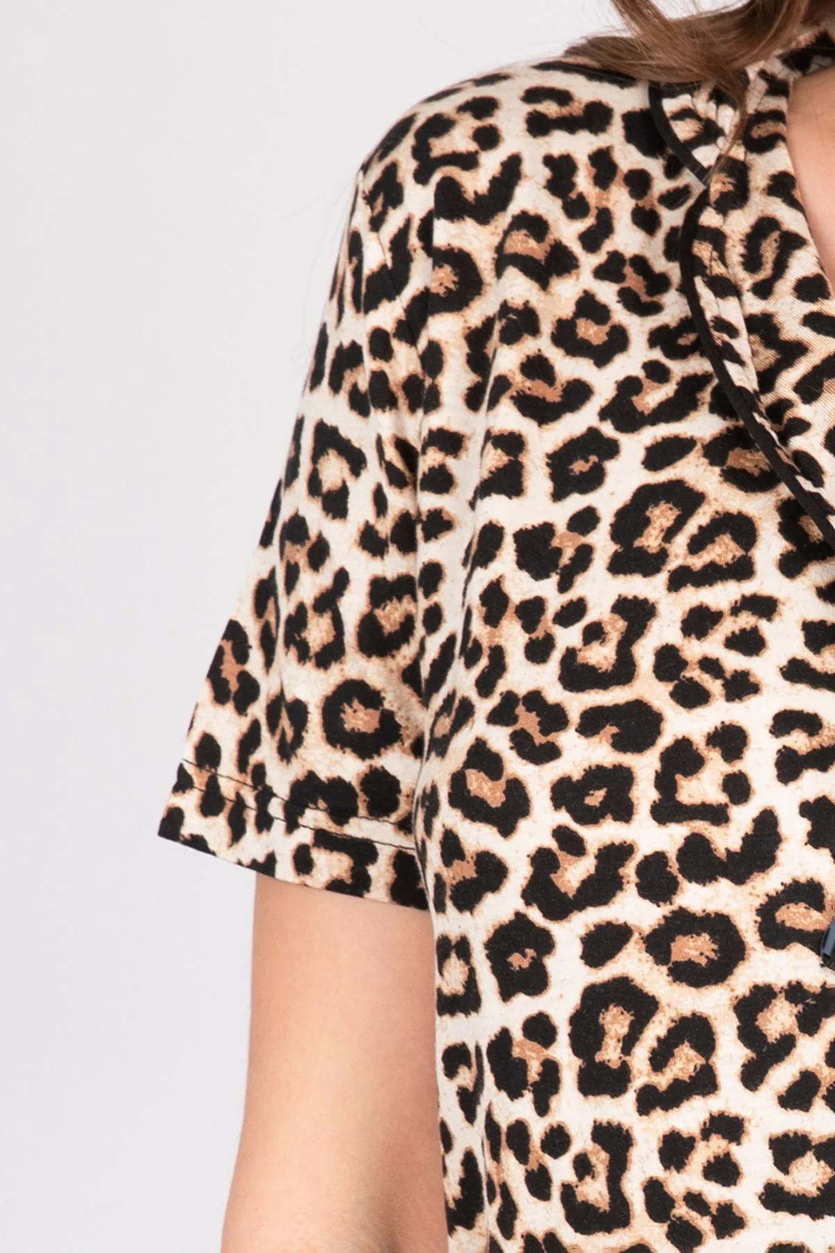 Kadın Leopar Desenli Gömlek Yaka Kısa Kollu Düğmeli Yumuşak Dokulu Pamuklu Pijama Takımı