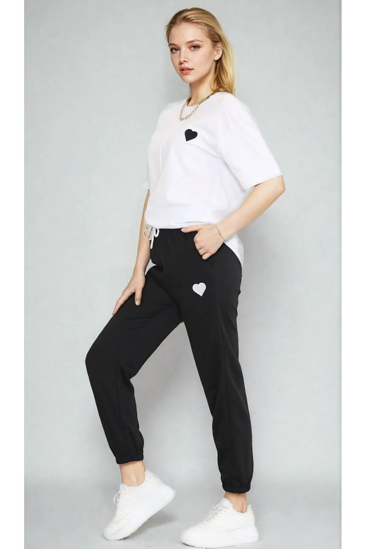 Women's Black and White Heart Patterned Tracksuit Set