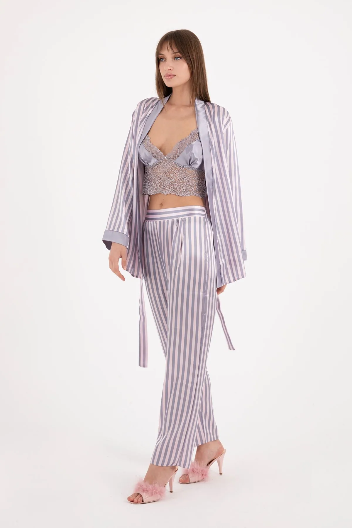 Kadın Üçlü Çizgili Sabahlıklı Gri Saten Çeyizlik Pijama Takımı