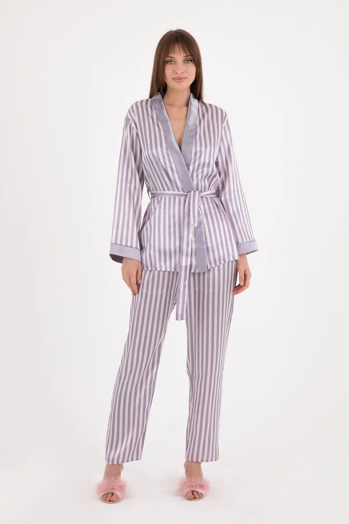 Kadın Üçlü Çizgili Sabahlıklı Gri Saten Çeyizlik Pijama Takımı