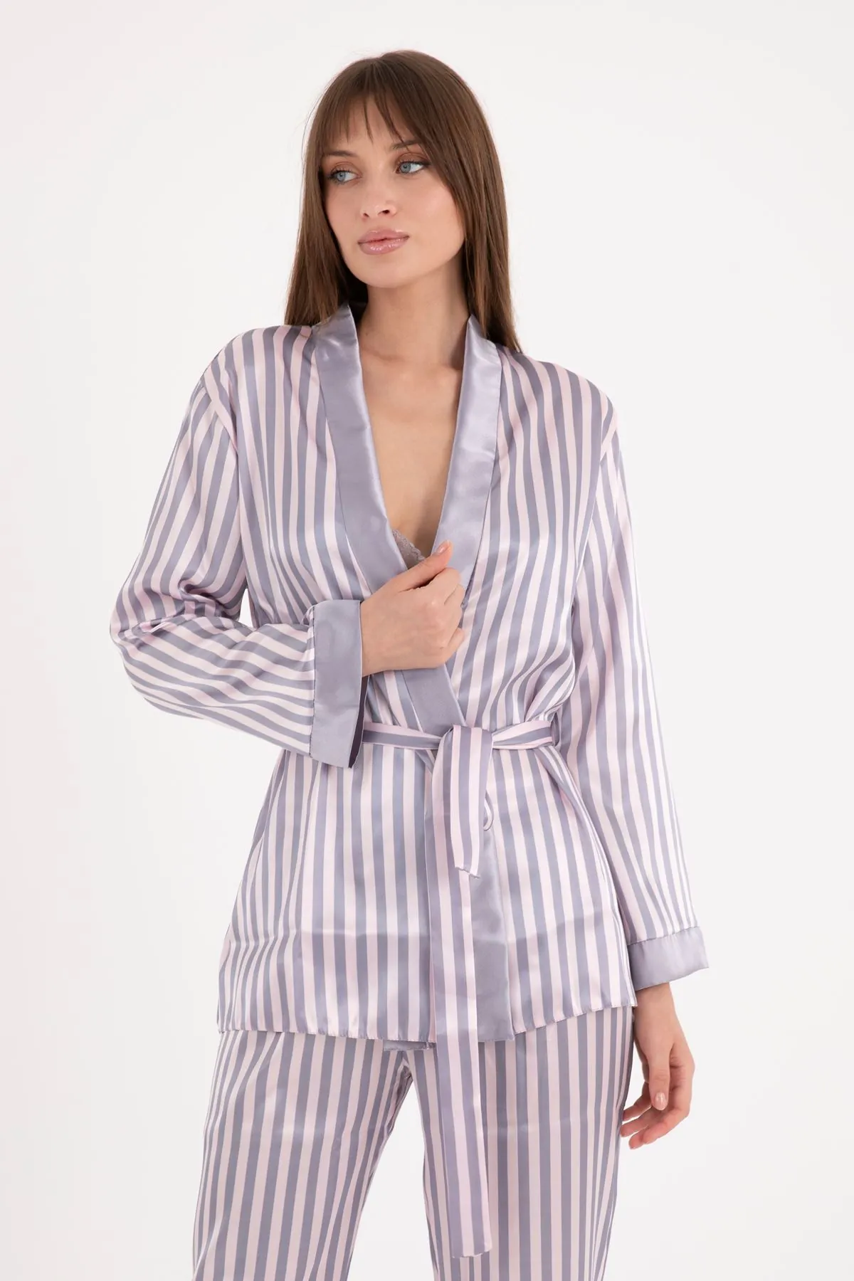Kadın Üçlü Çizgili Sabahlıklı Gri Saten Çeyizlik Pijama Takımı