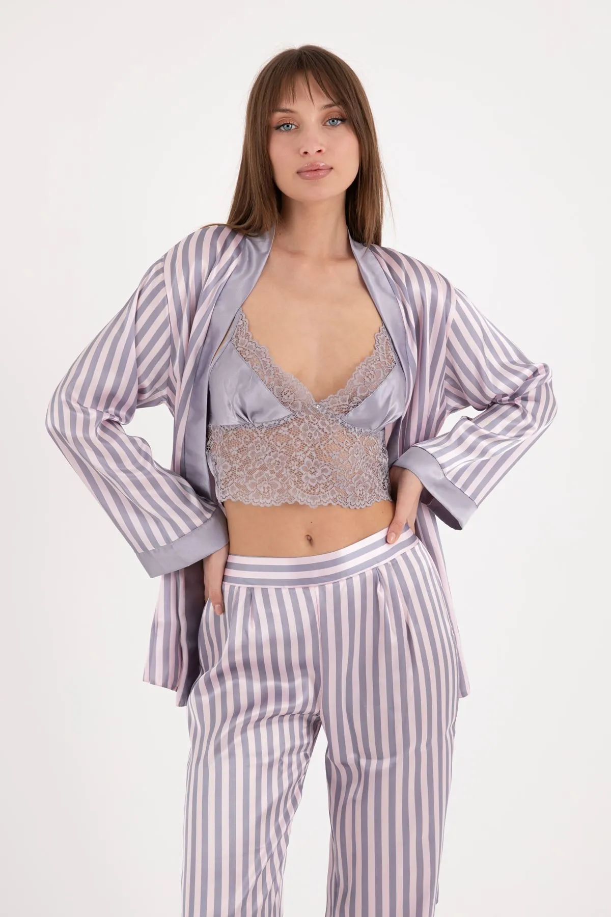 Kadın Üçlü Çizgili Sabahlıklı Gri Saten Çeyizlik Pijama Takımı