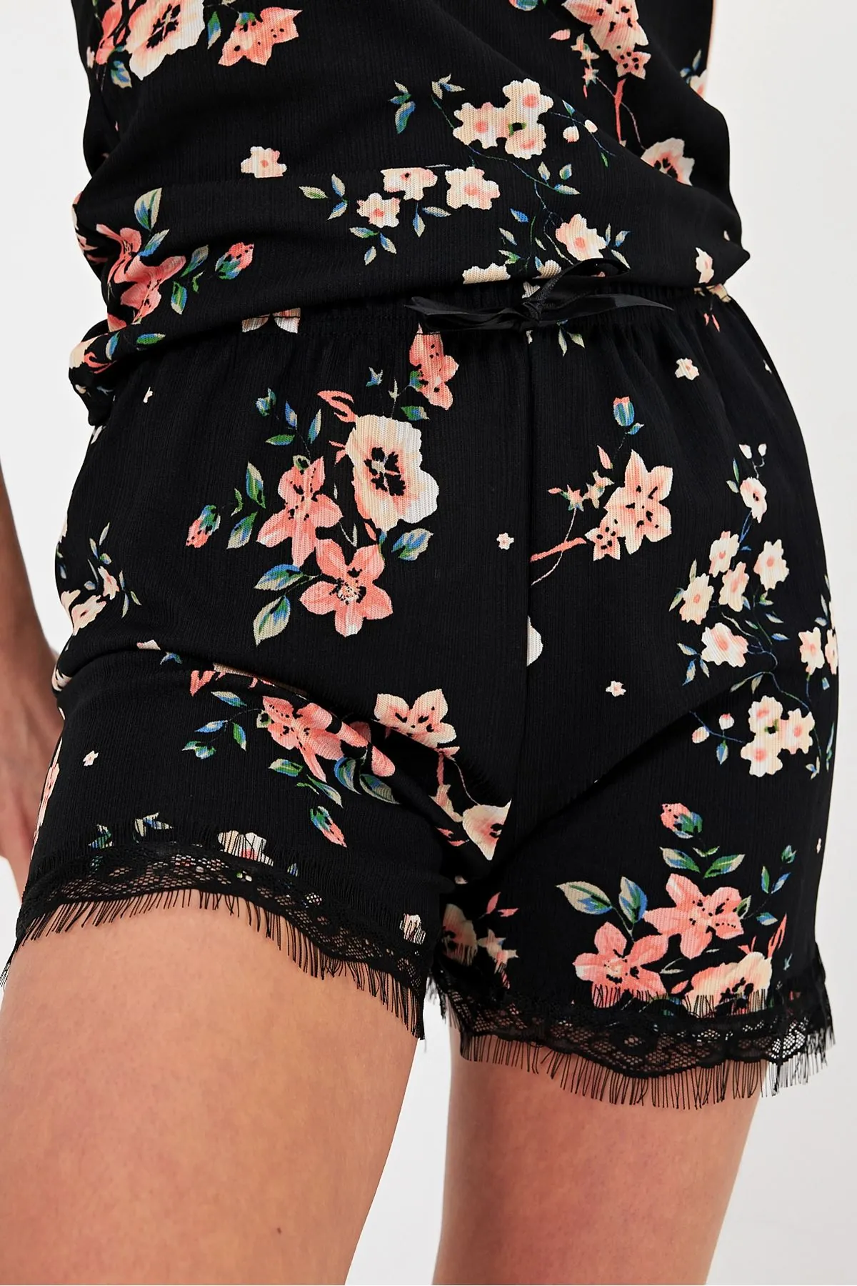 Women's Floral Pattern Strap Sleeveless Black Cotton Summer Pyjama Set