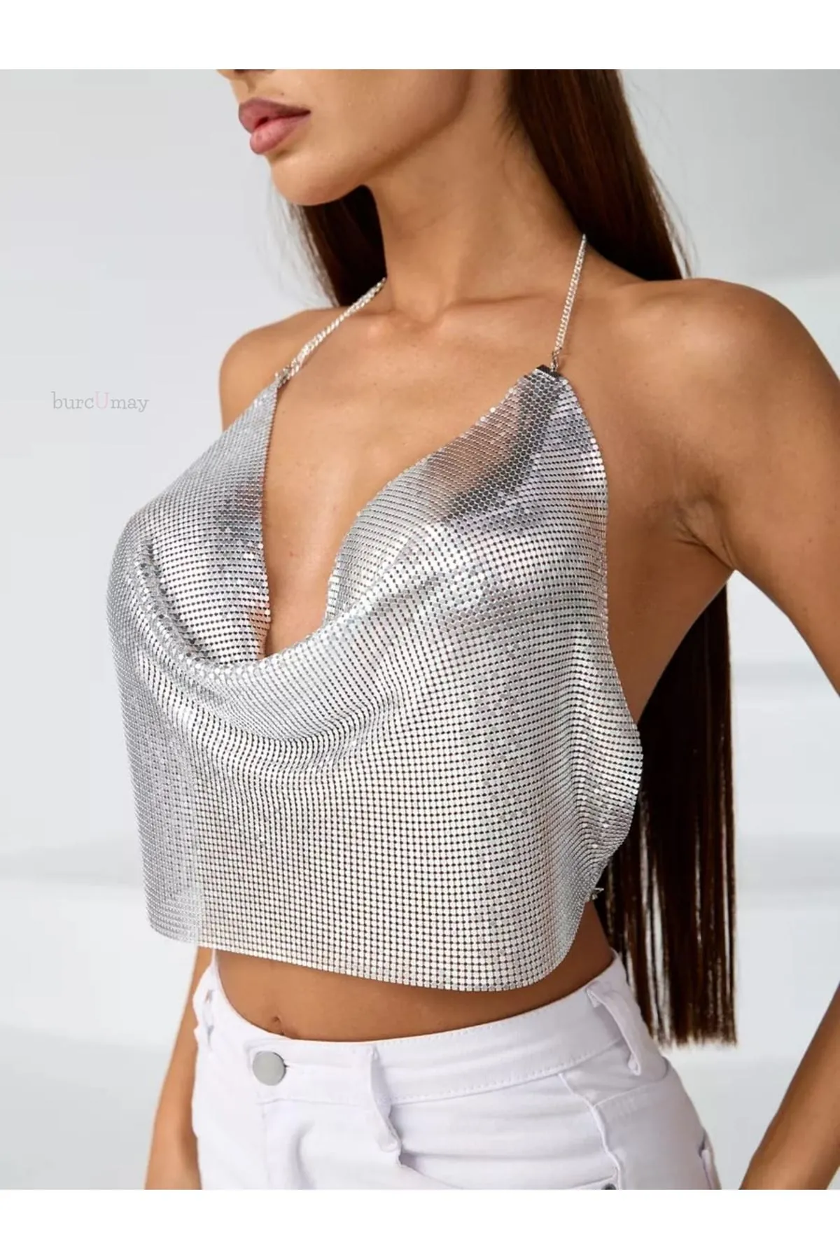 Kadın Gri Gümüş Parlak Taşlı Payetli Mini Crop Kayık Yaka Seksi Zincirli Bluz Zırh Büstiyer
