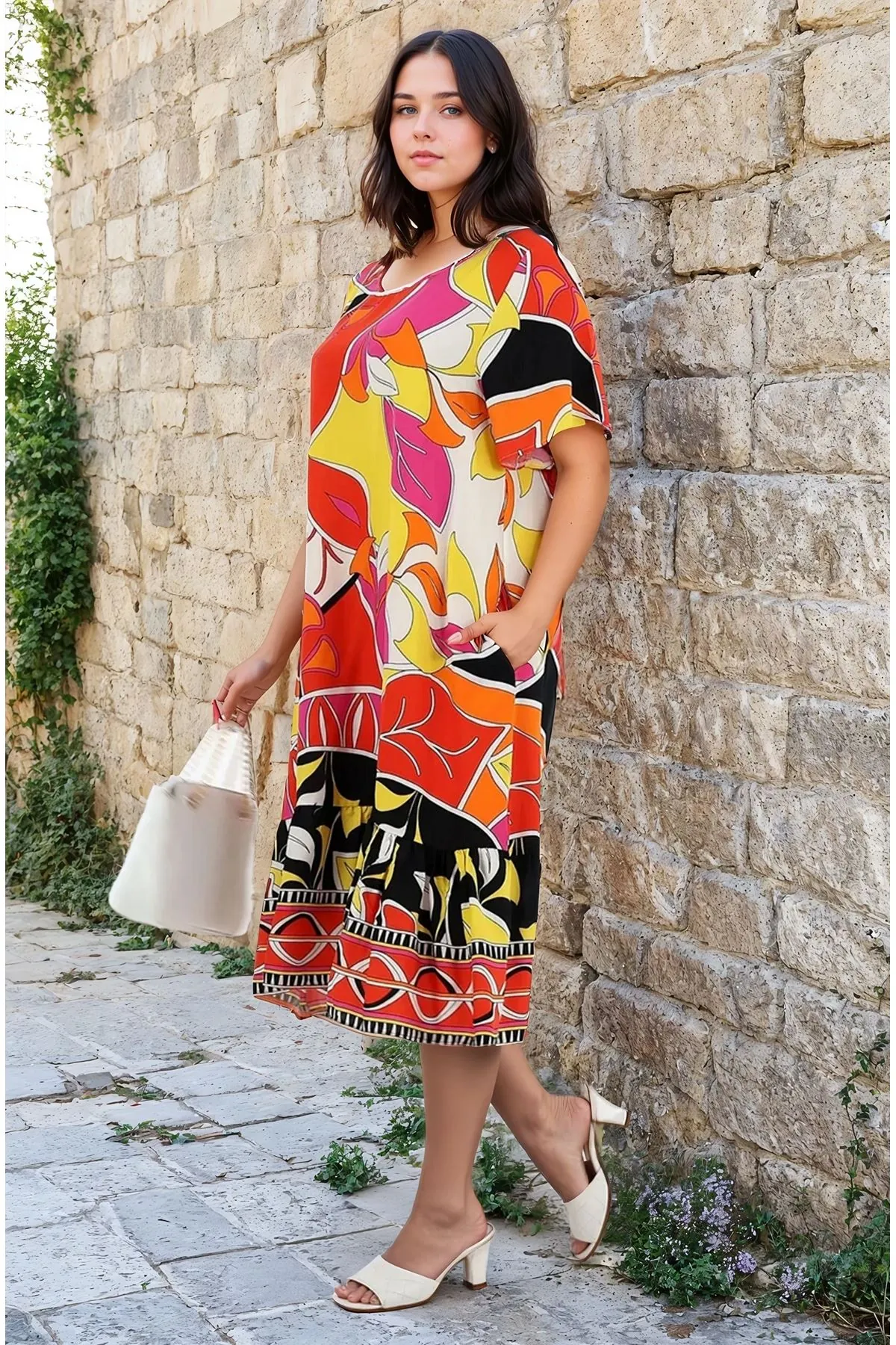 Women's Plus Size Bold Leaf Print Viscose Midi Dress — Round Neck, Pockets & Frill Hem