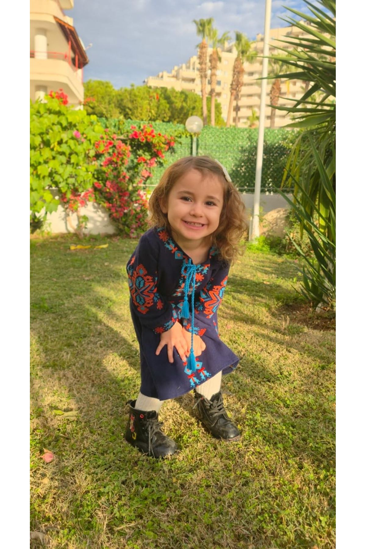 Kışlık Kalın El İşi Nakışlı Pazen Kumaş Uzun Kol Püsküllü Lacivert Kız Çocuk Elbise