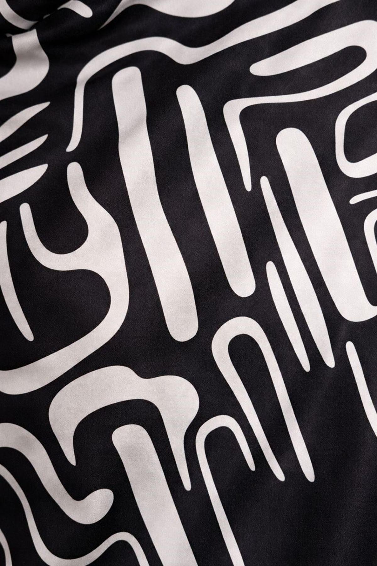 Tam Kapalı Paraşüt Kumaş Siyah Desenli Tesettür Mayo Takımı Haşema