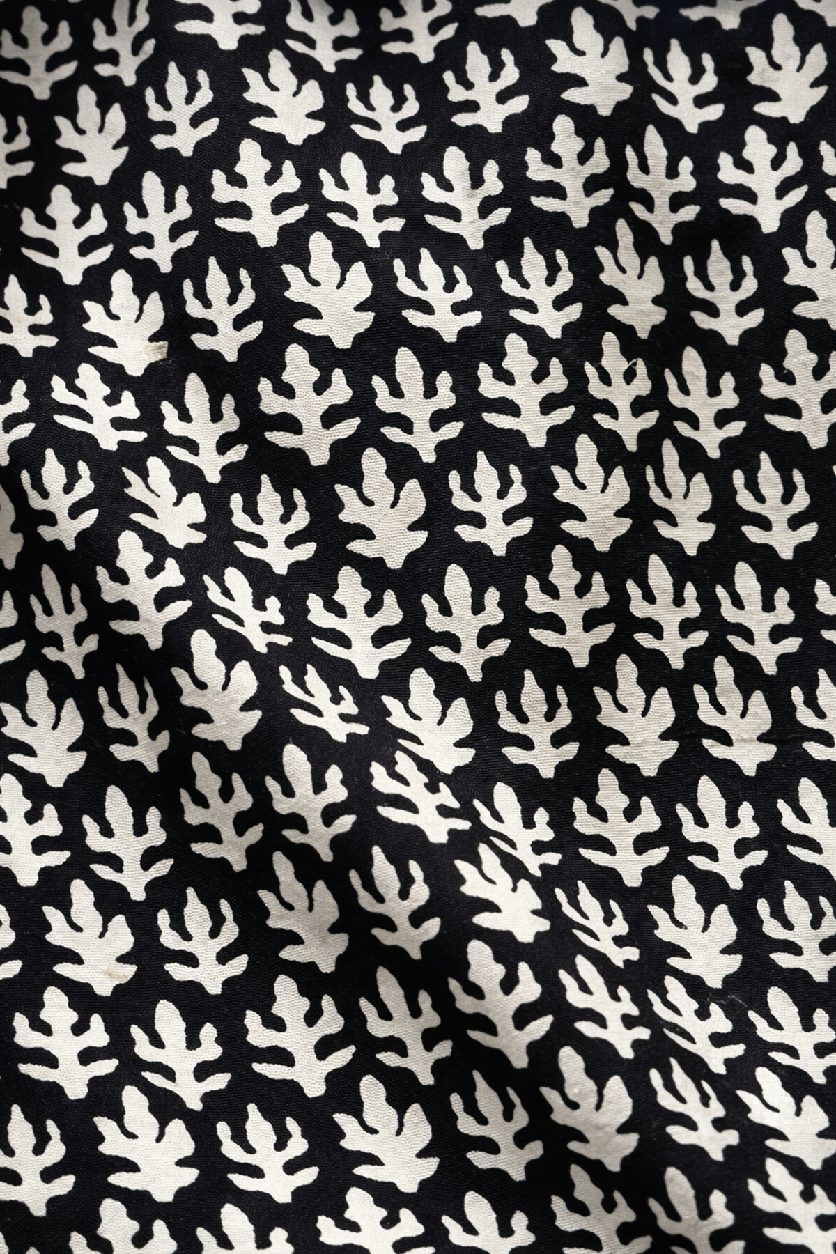 %100 Pamuklu Cepli ve Nakışlı Yazlık Tasarım Desenli Siyah Gömlek Tesettür Elbise