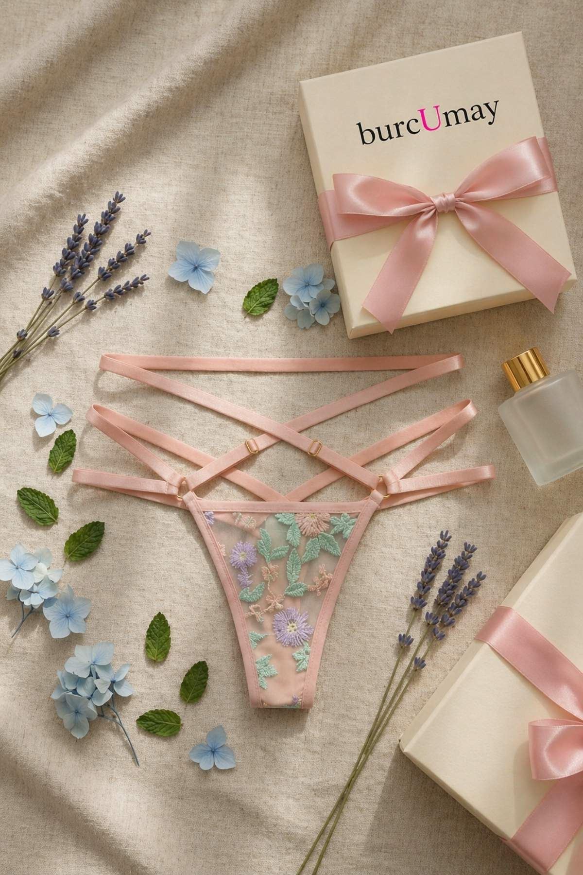 Kadın Çiçek İşlemeli Transparan Büstiyer İç Çamaşırı Takımı