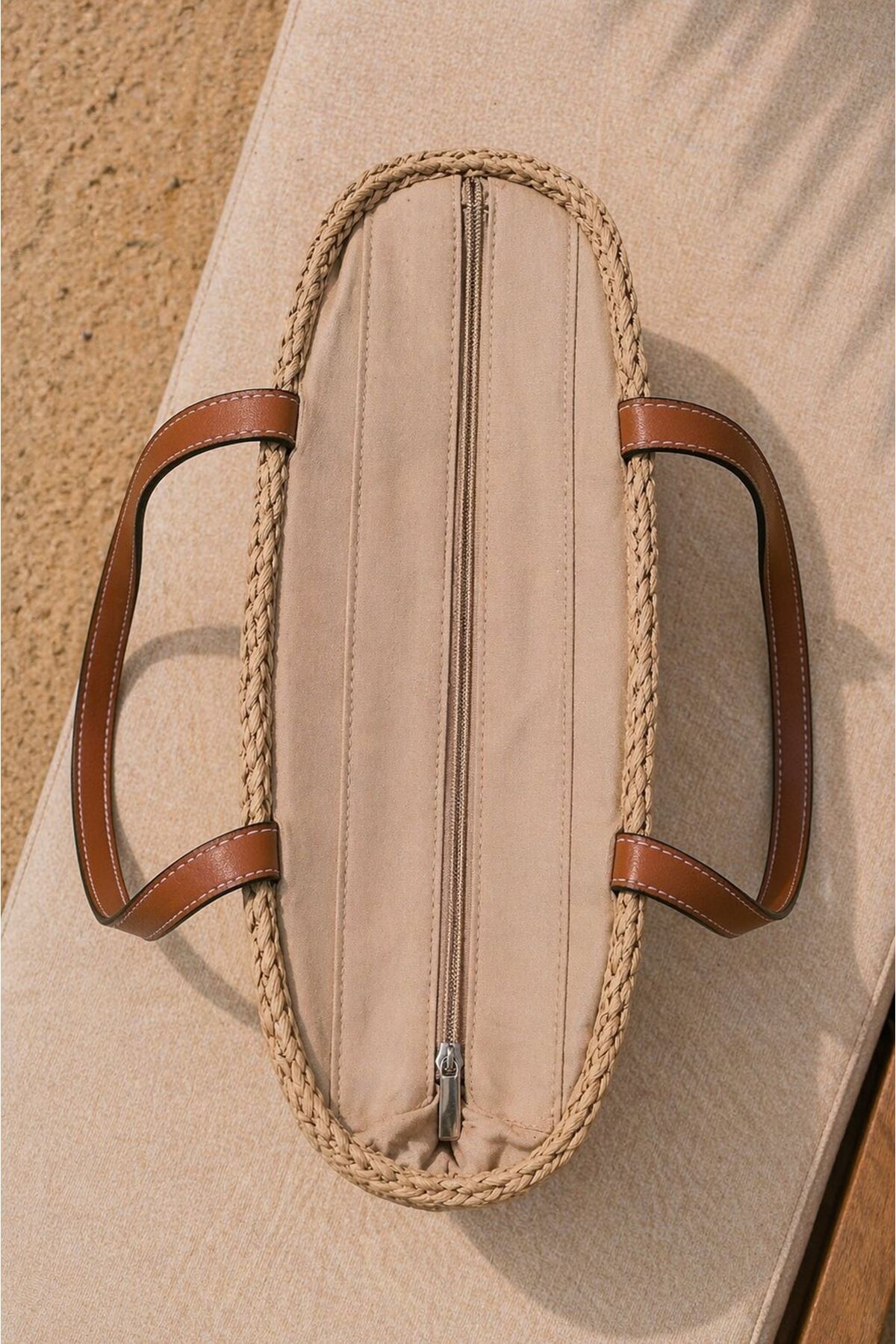 Women’s Straw Shoulder Bag Colorful Stripe Detail Beach & Holiday Tote