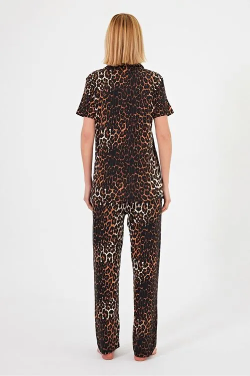Kadın Yumuşak Dokulu %100 Pamuklu Leopar Desenli Kahverengi Kısa Kollu Gömlek Yaka Pijama Takımı