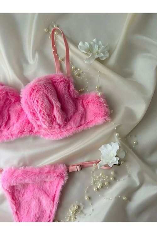 Pembe Peluş Sütyen ve String Takımı Kadın İç Çamaşırı Seti