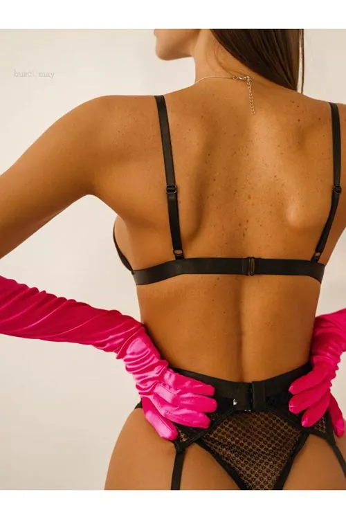 Kadın Siyah Seksi Fileli Fantezi Jartiyer Sütyen String İç Çamaşır Takımı