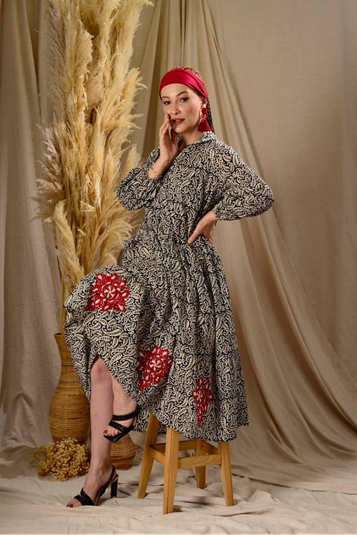  Kadın Desenli Siyah İşlemeli Pamuklu Maxi Cepli Uzun Gömlek Elbise