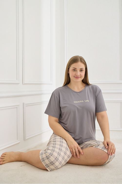 Kadın Yumuşak Dokulu Milan Kumaş Diz Altı Esnek Kısa Kollu Gri Kapri Büyük Beden Pijama Takımı