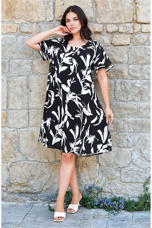 Kadın Büyük Beden Kare Yaka Kısa Kol Desenli Midi Viskon Elbise Siyah İnce Plaj Tatil Elbisesi
