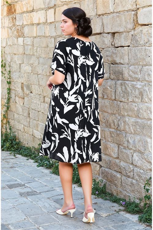 Kadın Büyük Beden Kare Yaka Kısa Kol Desenli Midi Viskon Elbise Siyah İnce Plaj Tatil Elbisesi