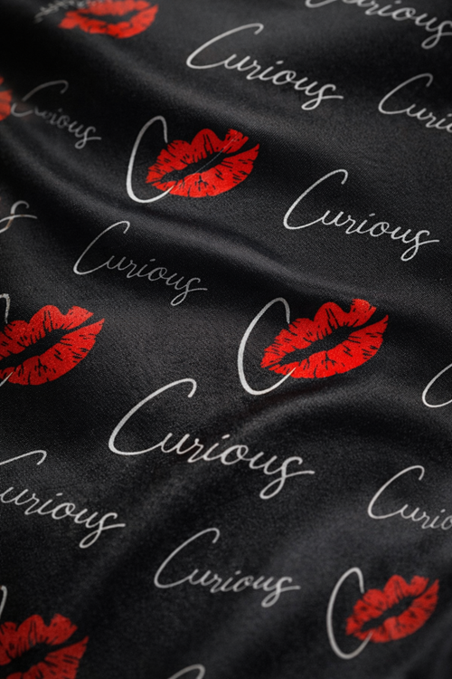 Öpücük Desenli Kolsuz Mini Siyah Şortlu Askılı Yazlık Pijama Takımı