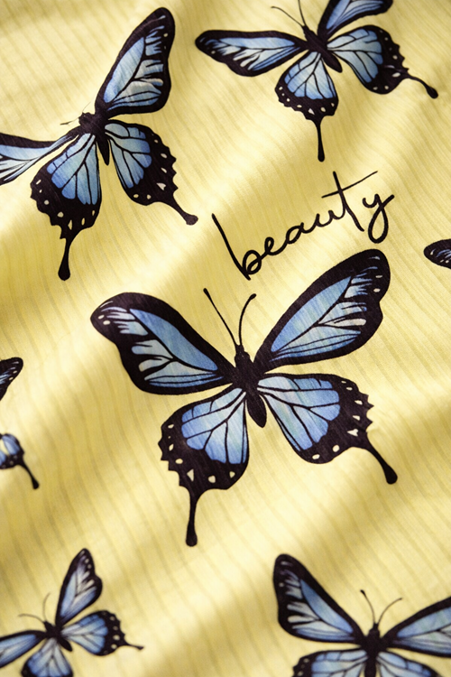 Yazlık Kadın Sarı Kelebek Desenli Şortlu Pijama Takımı İnce Askılı Kolsuz Rahat Kumaş