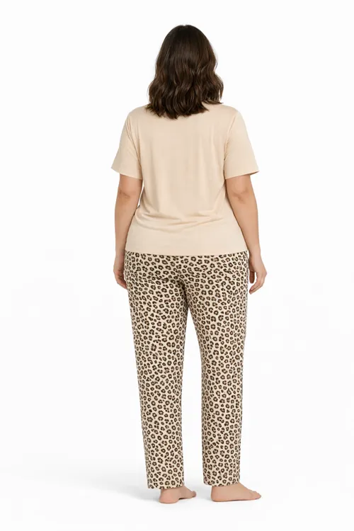 Büyük Beden Leoparlı Rahat Kesim Milan Kumaş Desenli Kadın Pijama Takımı 
