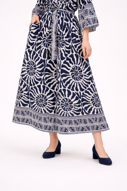 %100 Pamuklu Cepli ve Beli Kemerli Yazlık Tasarım Desenli Lacivert Gömlek Tesettür Elbise